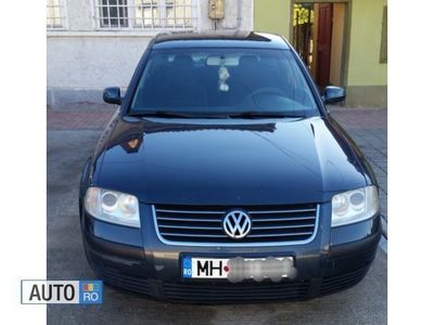 Second-hand VW Passat 101 CP (74 kW) 2001 Gri Berlinǎ