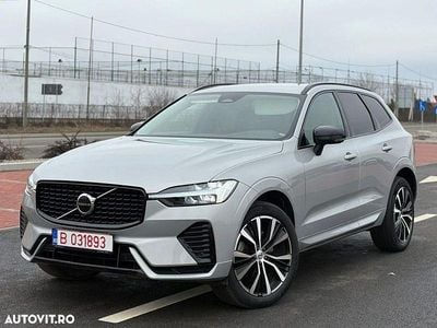 Second-hand Volvo XC60 R-Design 197 CP (144 kW) 2023 Culoareargint SUV