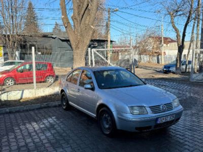 second-hand VW Bora 1.6 16V Benzina 2002