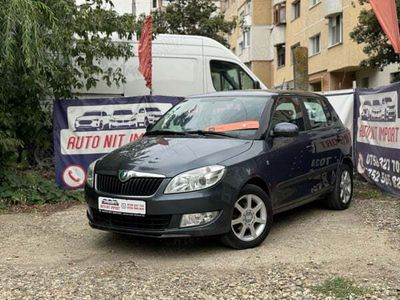 Gri Utilizat 2011 Skoda Fabia Hatchback | 3.699 EUR (Puțin scump)