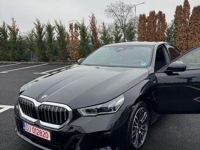Culoarenegru Second-hand 2024 BMW 520 Comfort Edition Berlinǎ | 52.800 EUR (Scump)