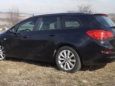Negru Utilizat 2011 Opel Astra Break | 3.500 EUR (Preț OK)
