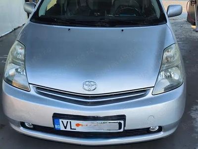Second-hand Toyota Prius 110 CP (80 kW) 2007 Argintiu Hatchback