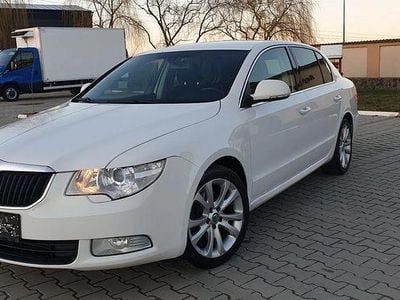 Second-hand Skoda Superb GreenLine 105 CP (77 kW) 2009 Culoarealb Hatchback