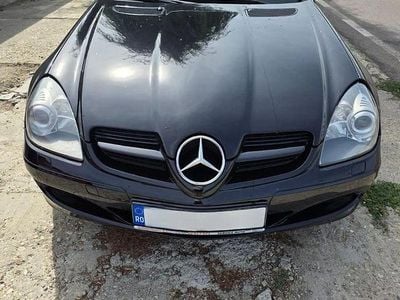 Second-hand Mercedes SLK200 163 CP (119 kW) 2006 Culoarenegru Cabrio