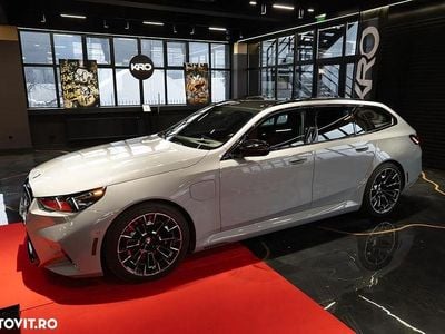 Nouă BMW M5 Sport Line 727 CP (534 kW) 2025 Culoaregri Break