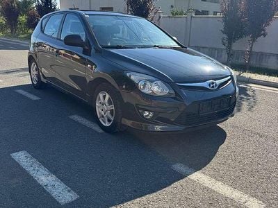 Culoarenegru Utilizat 2010 Hyundai i30 Classic | 2.750 EUR (Preț bun)