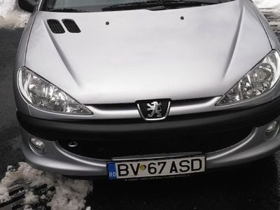 Second-hand Peugeot 206 74 CP (54 kW) 2008 Argint Berlinǎ