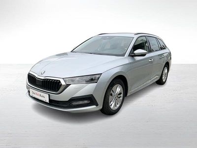 Gri deschis metalic Utilizat 2021 Skoda Octavia Break | 20.900 EUR (Scump)