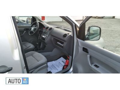 Second-hand VW Caddy 105 CP (77 kW) 2005 Argintiu Monovolum