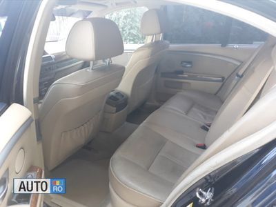 Second-hand BMW 730 218 CP (160 kW) 2002 Negru Berlinǎ