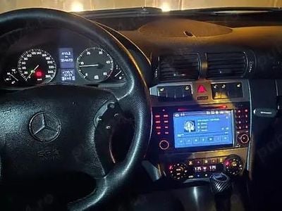 Second-hand Mercedes C220 Avantgarde 150 CP (110 kW) 2005 Berlinǎ