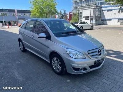 Mercedes B180