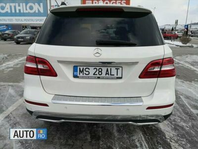 Alb Utilizat 2012 Mercedes ML350 SUV | 19.000 EUR