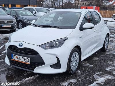Second-hand Toyota Yaris Hybrid 92 CP (67 kW) 2021 Culoarealb Hatchback