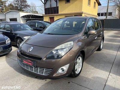 Culoaremaro Utilizat 2011 Renault Scénic III Dynamique Monovolum | 4.999 EUR (Scump)