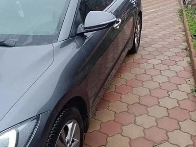 Second-hand Hyundai Elantra 136 CP (100 kW) 2017 Gri Berlinǎ