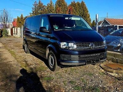 Second-hand VW T6.1 Highline 150 CP (110 kW) 2019 Culoarealbastru Van