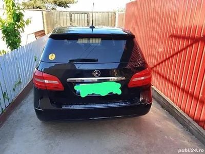 Second-hand Mercedes A180 109 CP (80 kW) 2014 Berlinǎ