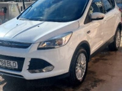 Second-hand Ford Kuga 182 CP (133 kW) 2016 Alb SUV