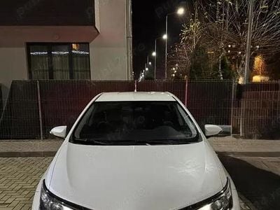 Second-hand Toyota Auris Hybrid 131 CP (96 kW) 2017 Hatchback