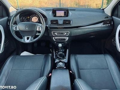 Culoaregri Utilizat 2012 Renault Mégane GrandTour Bose Edition Break | 4.900 EUR (Preț bun)