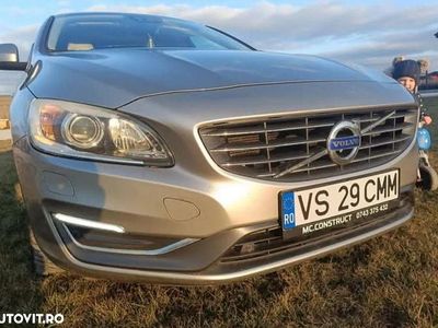Culoarealte culori Second-hand 2015 Volvo V60 Summum Break | 8.100 EUR (Preț OK)