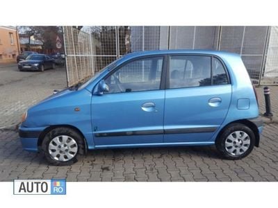 Second-hand Hyundai Atos 48 CP (35 kW) 2002 Albastru marin Hatchback