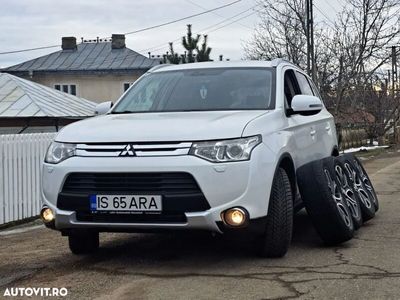 second-hand Mitsubishi Outlander 2.2 Litre DI-D AWD Intense Aut.