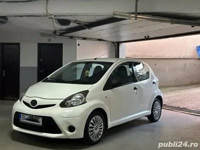 Utilizat 2014 Toyota Aygo Hatchback | 2.390 EUR