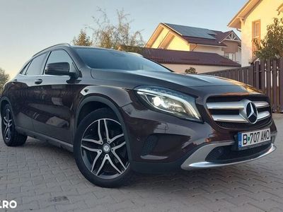 Mercedes GLA220