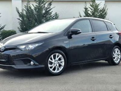 Toyota Auris Hybrid