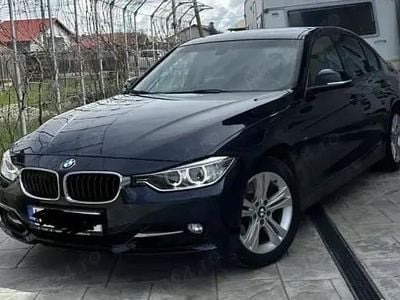 Second-hand BMW 325 Sport Line 218 CP (160 kW) 2014 Albastru Berlinǎ
