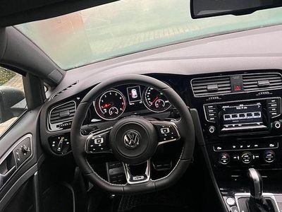 Second-hand VW Golf Highline 122 CP (89 kW) 2013 Culoaregri Berlinǎ