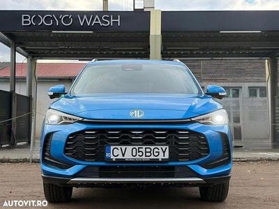 Second-hand MG ZS Luxury 197 CP (144 kW) 2025 Culoarealbastru SUV