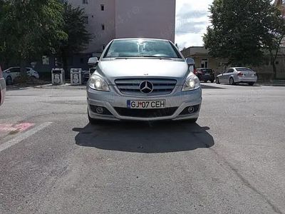 Mercedes B180