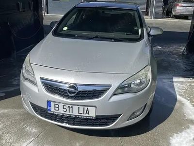 Second-hand Opel Astra 110 CP (80 kW) 2012 Gri Hatchback