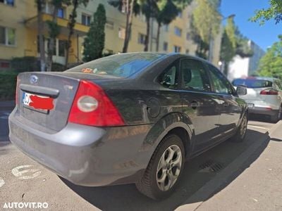 Second-hand Ford Focus 115 CP (84 kW) 2008 Gri Berlinǎ