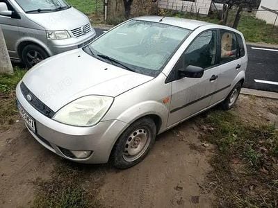 Second-hand Ford Fiesta 90 CP (66 kW) 2004 Berlinǎ