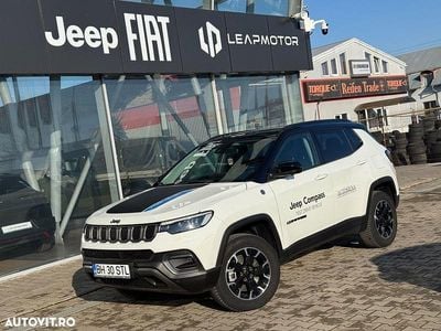 Second-hand Jeep Compass Trailhawk 240 CP (176 kW) 2025 Culoarealb SUV