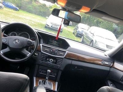 Mercedes E200
