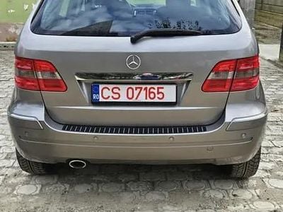 Mercedes B180