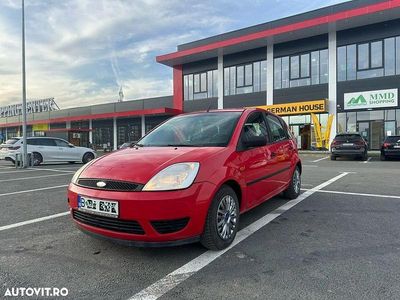 Culoarerosu Utilizat 2004 Ford Fiesta Ambiente | 2.300 EUR (Scump)