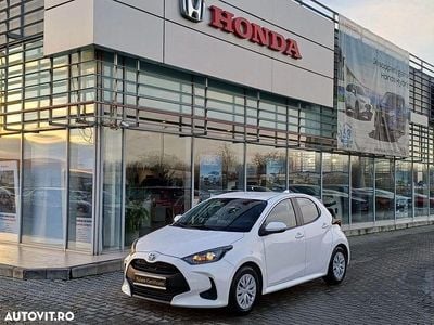 Second-hand Toyota Yaris Hybrid 92 CP (67 kW) 2022 Culoarealb