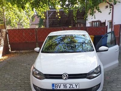 Alb Utilizat 2009 VW Polo Coupe | 4.200 EUR (Scump)