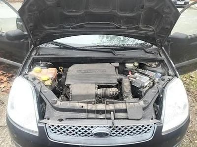 Second-hand Ford Fiesta 59 CP (43 kW) 2006 Negru Hatchback