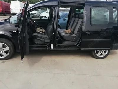 Negru Utilizat 2012 VW Caddy Monovolum | 7.900 EUR
