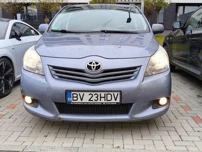 Culoarealbastru Second-hand 2010 Toyota Verso Monovolum | 4.500 EUR
