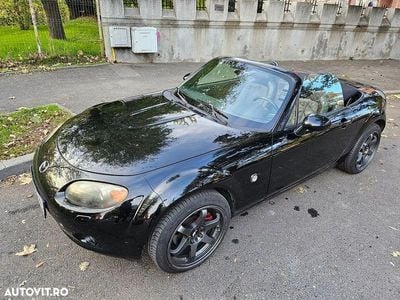 Second-hand Mazda MX5 160 CP (117 kW) 2006 Culoarenegru Cabrio