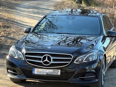 Second-hand Mercedes E250 Avantgarde 204 CP (150 kW) 2015 Culoarenegru Berlinǎ